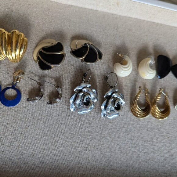 Vintage to New Lot of 9 Pair Earrings Gold Tone Dead Stock Late 80's - Picture 5 of 5